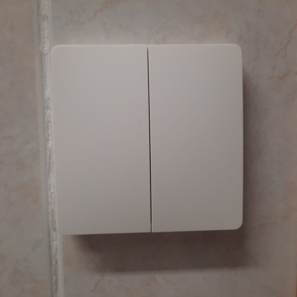 wireless radio switch without batteries stuck on tiles